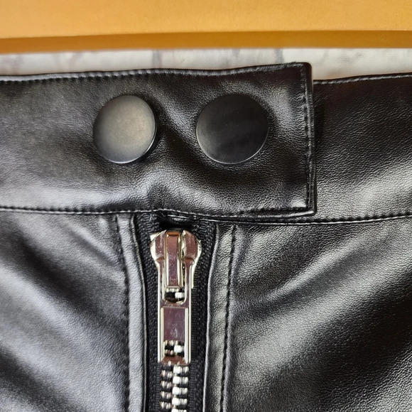 PrettyLittleThing Vegan Faux Leather Zip Front Wide Leg Trouser Black Size 6 New - Picture 6 of 16